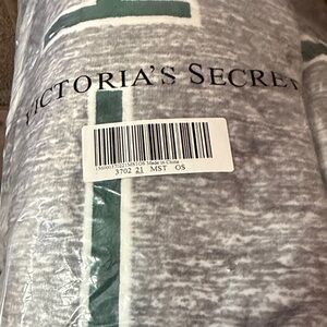 Pink Victoria’s Secret rare Michigan State Spartans Sherpa blanket